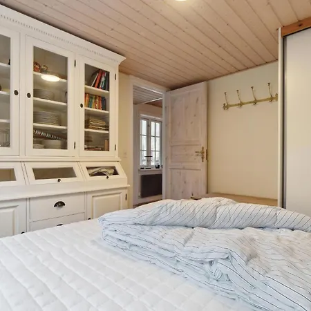 Ferienhaus Stunning In With Kitchen