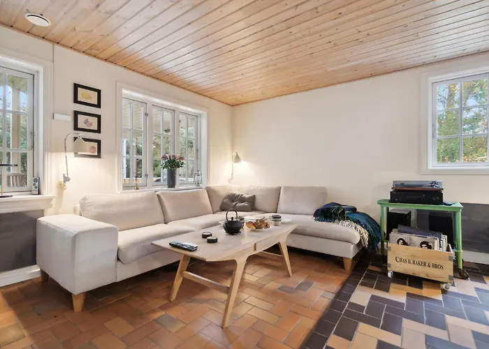 Stunning In With Kitchen * Neksø